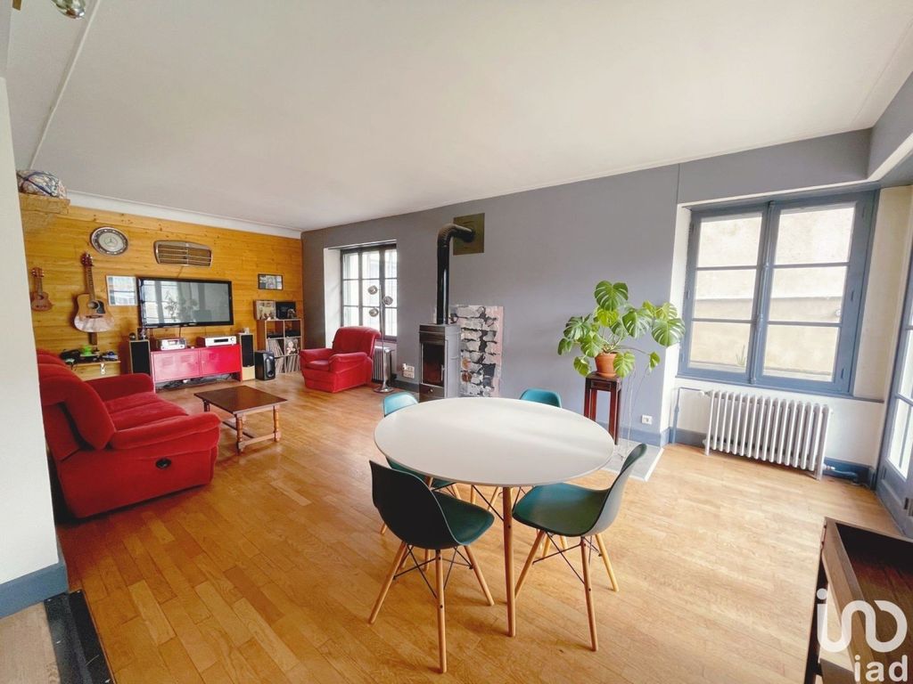 Achat maison à vendre 5 chambres 198 m² - Châtel-sur-Moselle