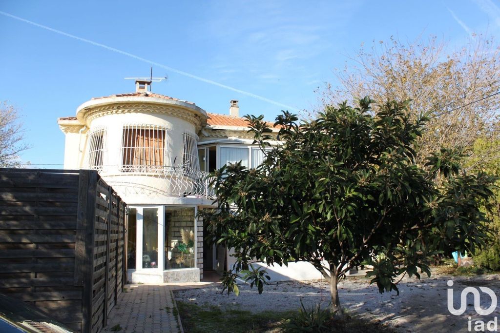 Achat maison à vendre 6 chambres 220 m² - Marignane