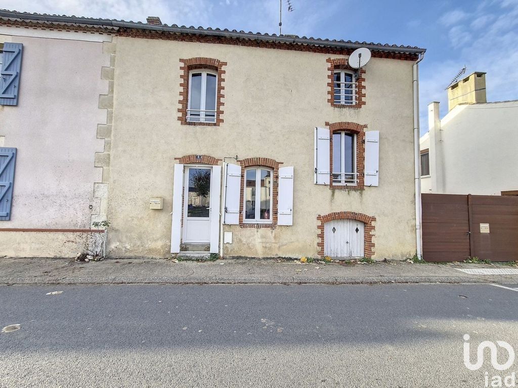 Achat maison à vendre 2 chambres 67 m² - Sainte-Cécile
