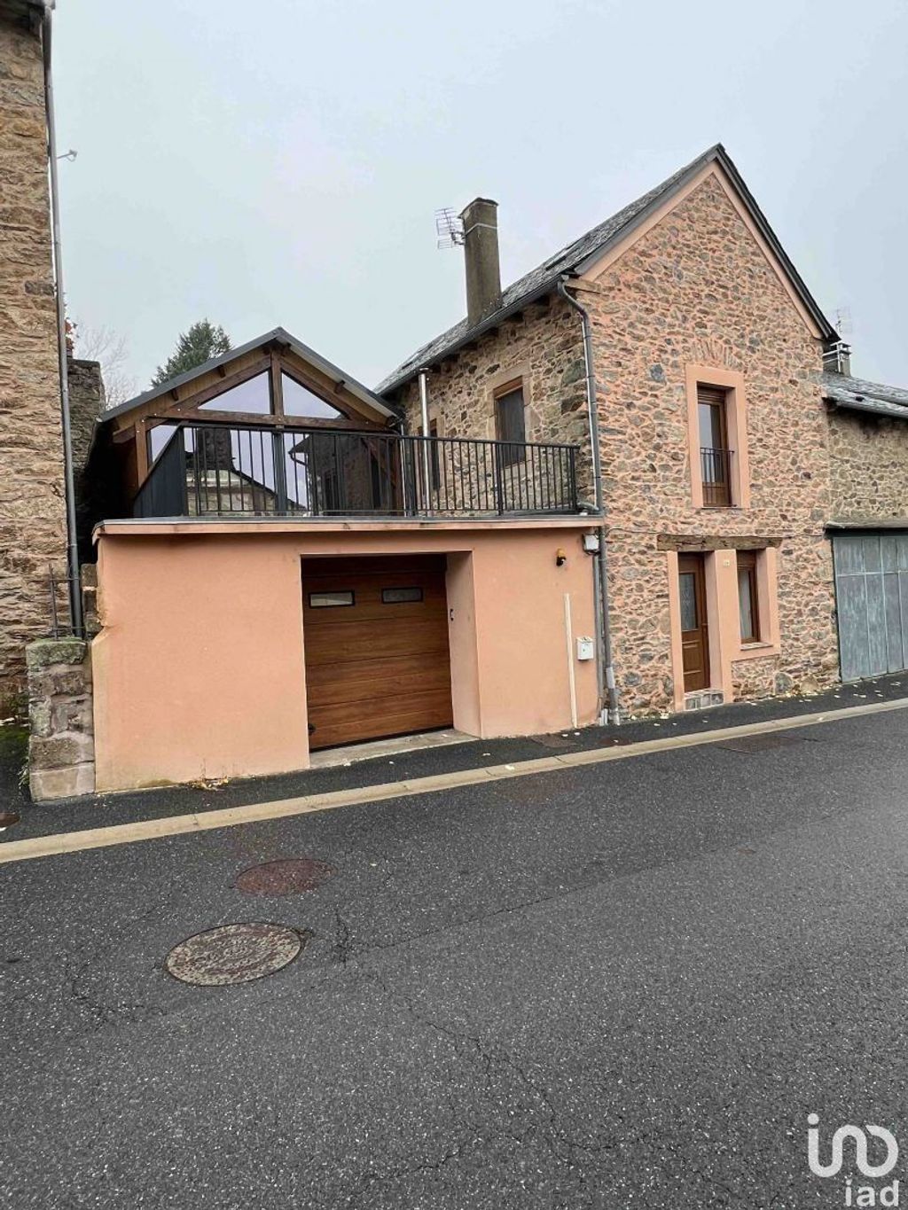 Achat maison à vendre 3 chambres 100 m² - Villefranche-de-Panat