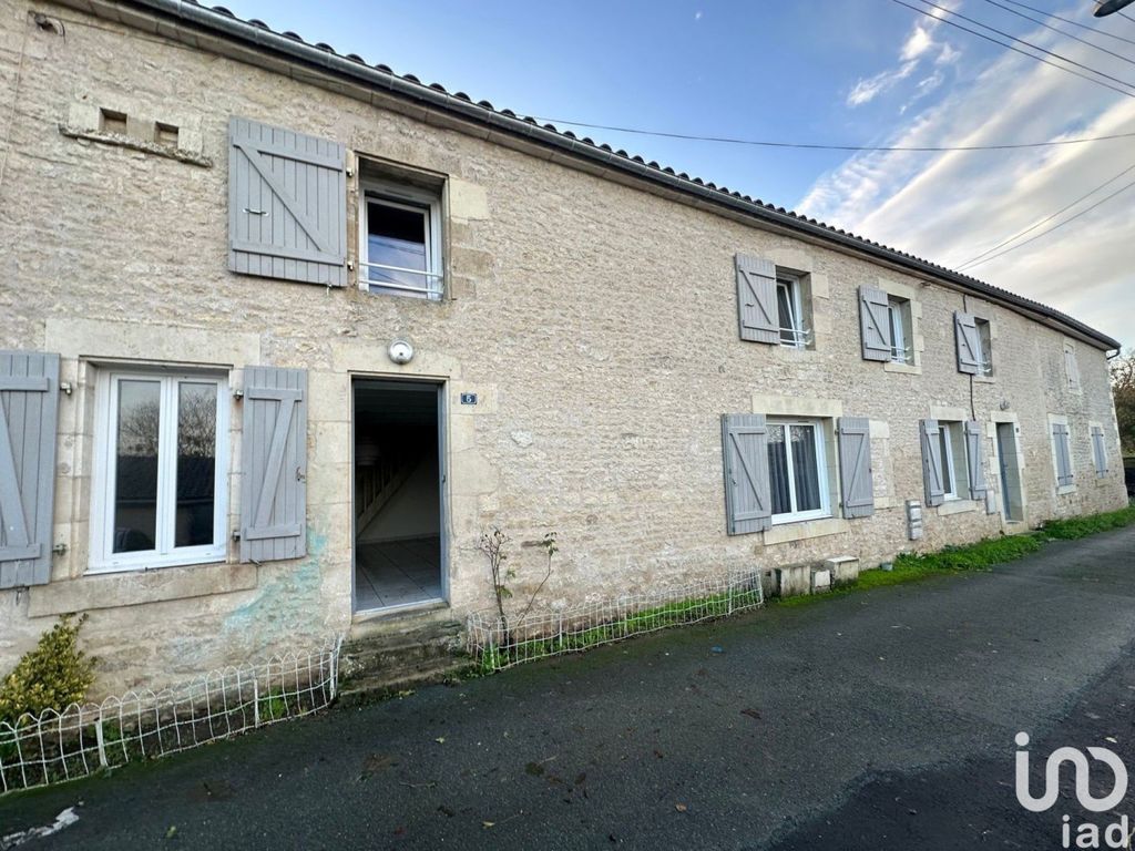 Achat maison à vendre 5 chambres 250 m² - Fontenay-le-Comte