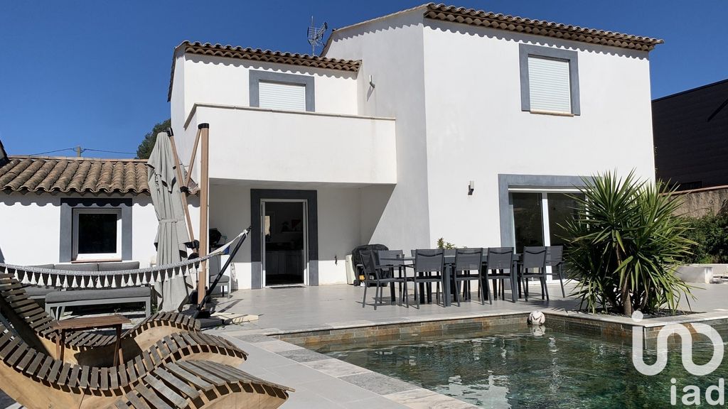 Achat maison à vendre 4 chambres 154 m² - Roquebrune-sur-Argens