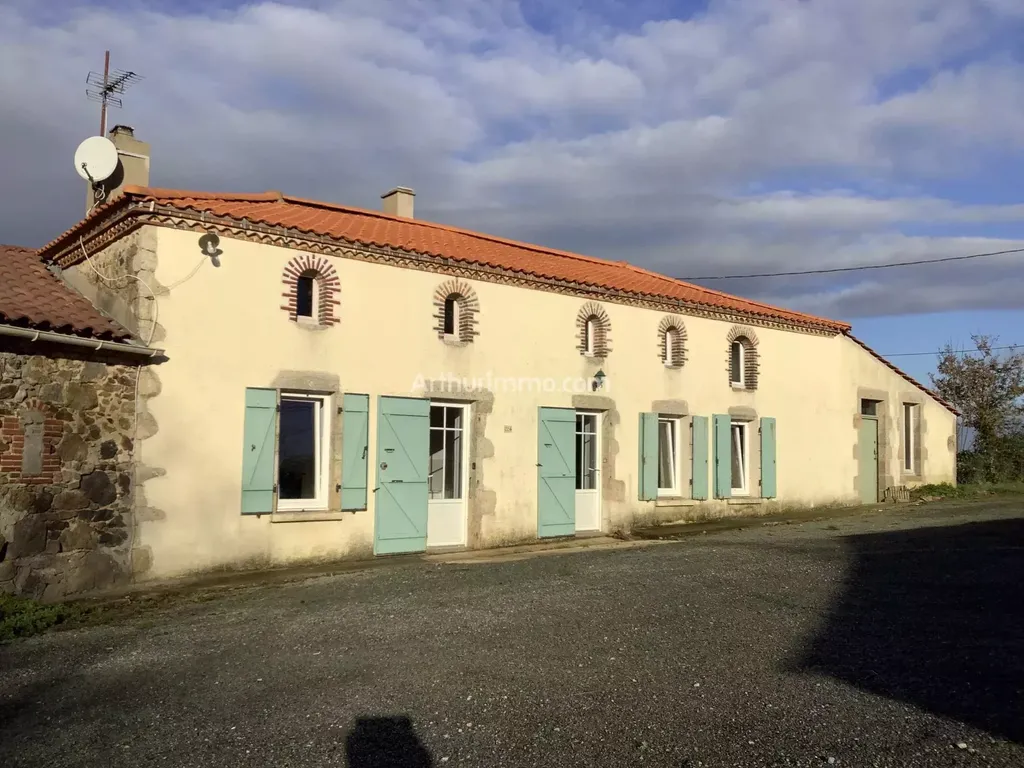 Achat maison à vendre 2 chambres 115 m² - Sèvremont