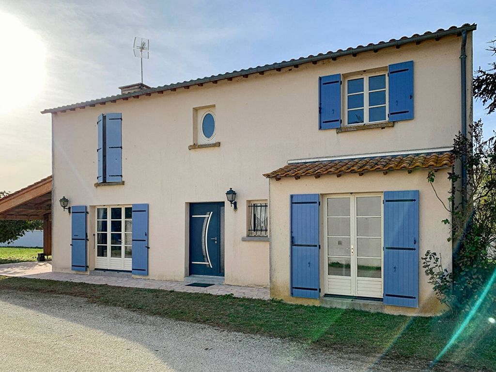 Achat maison à vendre 5 chambres 175 m² - Saint-Sornin