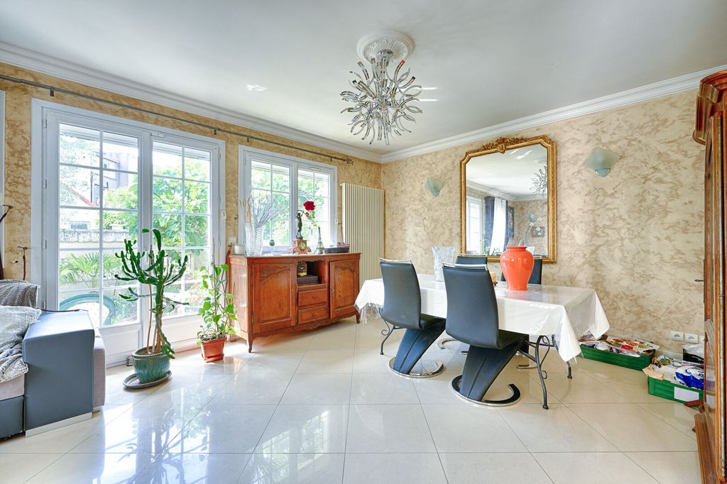 Achat maison à vendre 5 chambres 175 m² - Champigny-sur-Marne