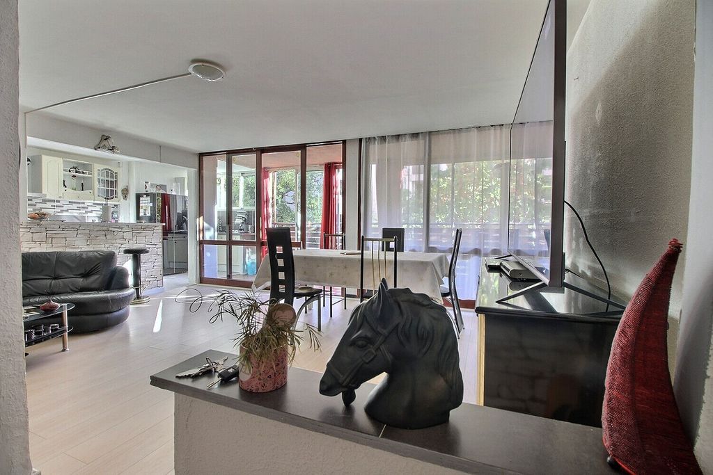 Achat appartement à vendre 3 pièces 70 m² - La Valette-du-Var