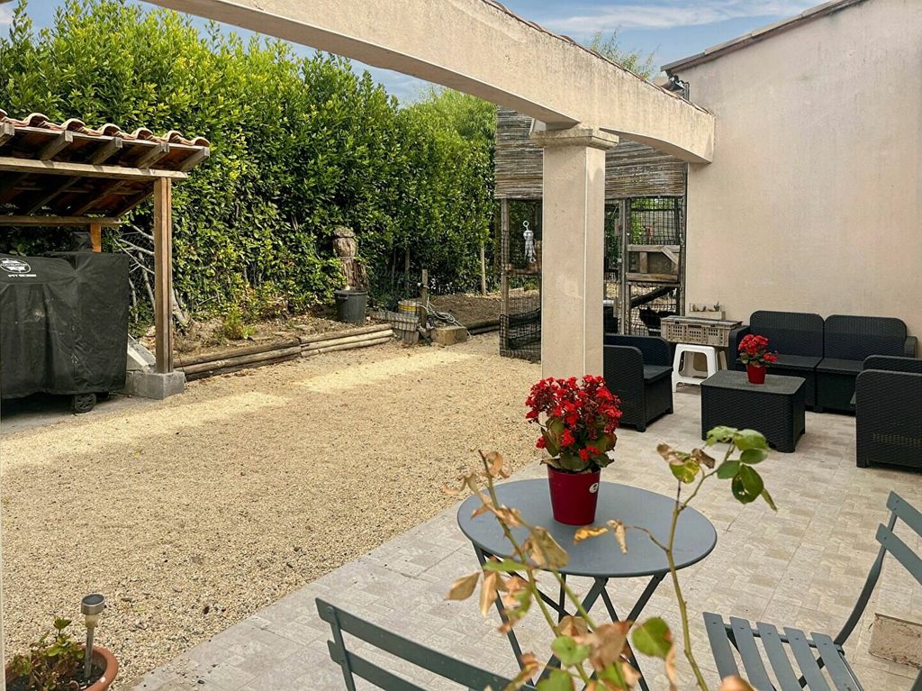 Achat maison à vendre 3 chambres 88 m² - Uzès