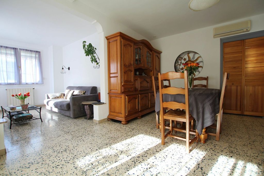 Achat appartement à vendre 4 pièces 90 m² - Nîmes