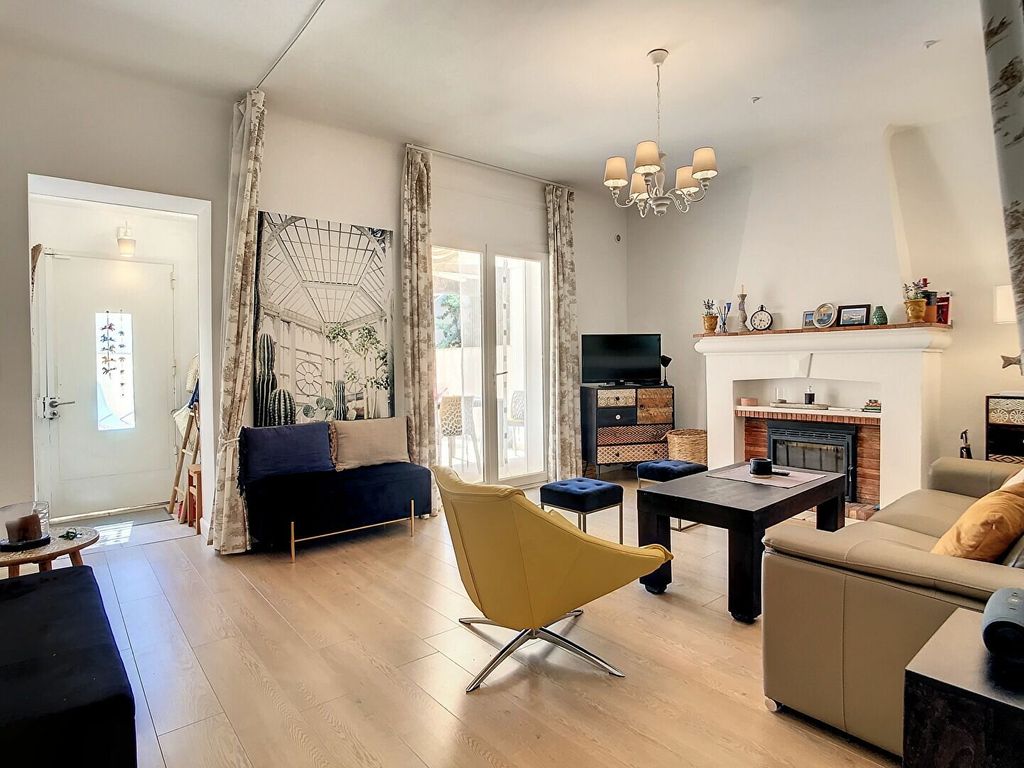 Achat appartement à vendre 3 pièces 74 m² - Saint-Raphaël
