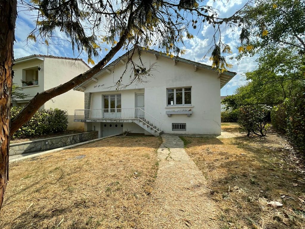 Achat maison à vendre 3 chambres 119 m² - Saint-Pierre-du-Mont