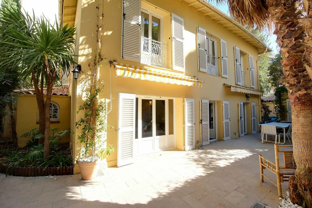 Achat maison à vendre 4 chambres 130 m² - Antibes
