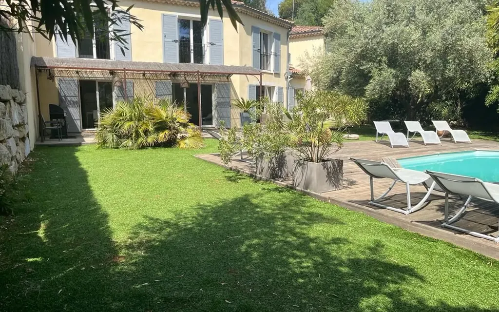 Achat maison à vendre 4 chambres 170 m² - Rayol-Canadel-sur-Mer