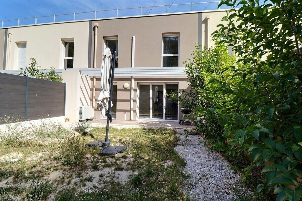 Achat maison à vendre 3 chambres 91 m² - Gardanne