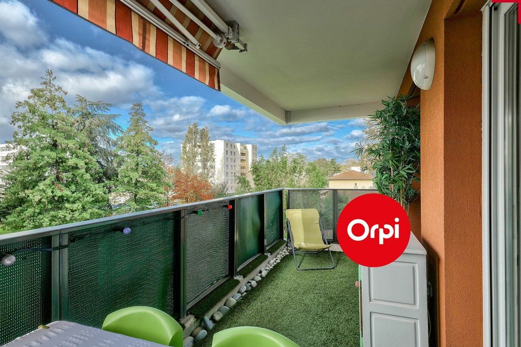 Achat appartement à vendre 4 pièces 89 m² - Saint-Priest