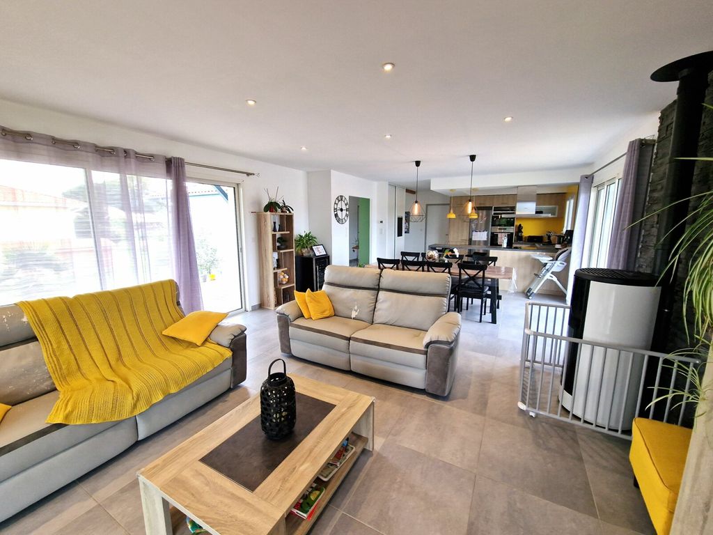 Achat maison à vendre 3 chambres 171 m² - Saubrigues