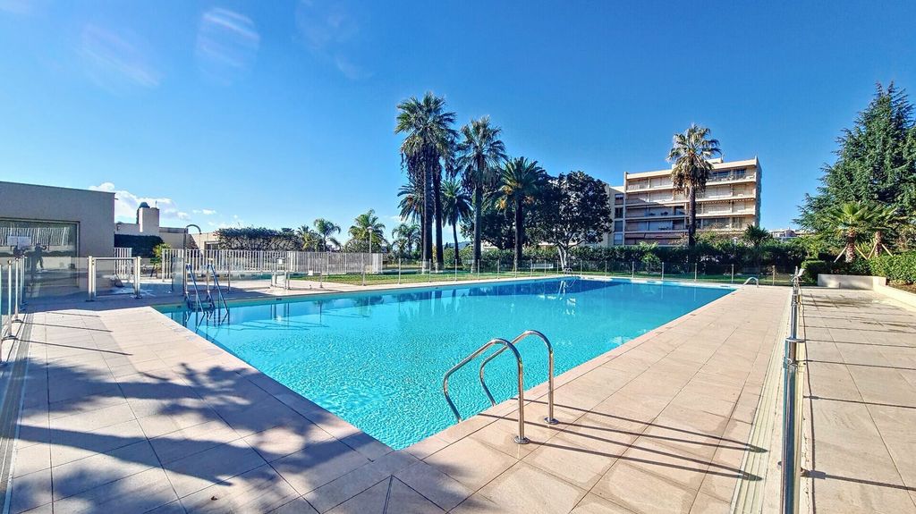 Achat appartement à vendre 5 pièces 135 m² - Antibes