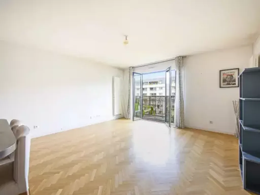 Achat appartement à vendre 3 pièces 71 m² - Suresnes