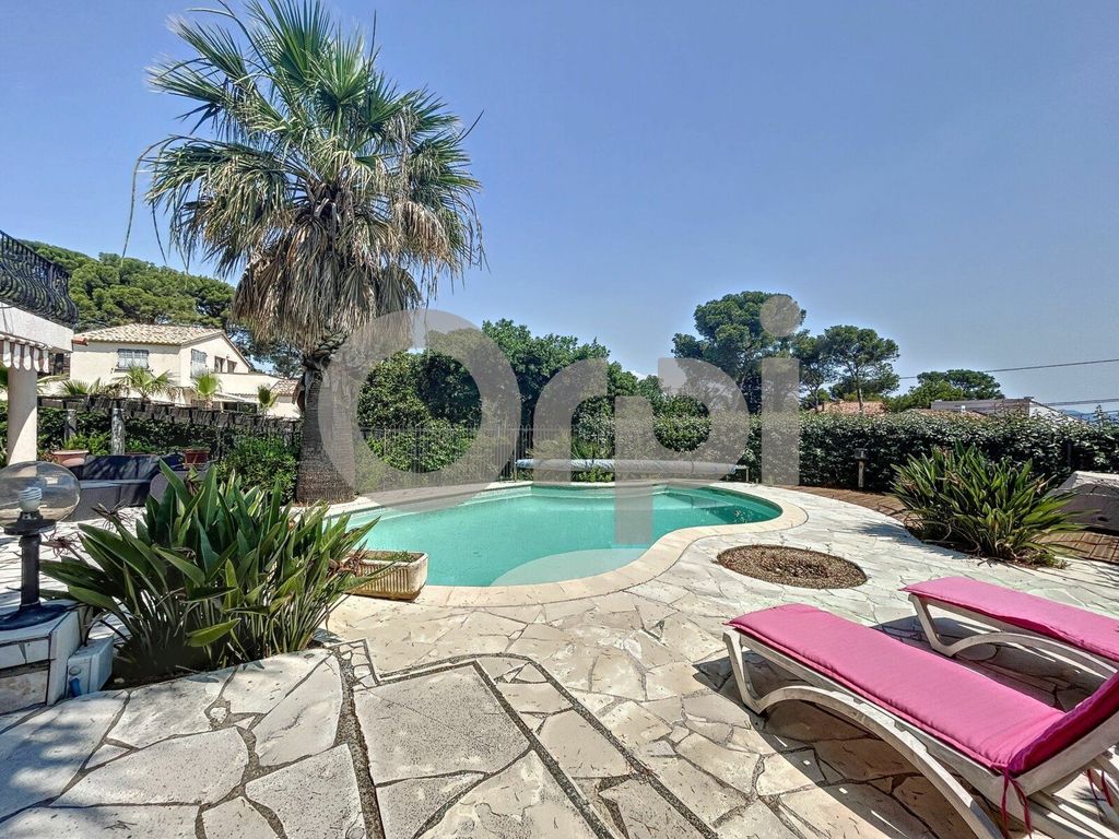 Achat maison à vendre 4 chambres 162 m² - Roquebrune-sur-Argens