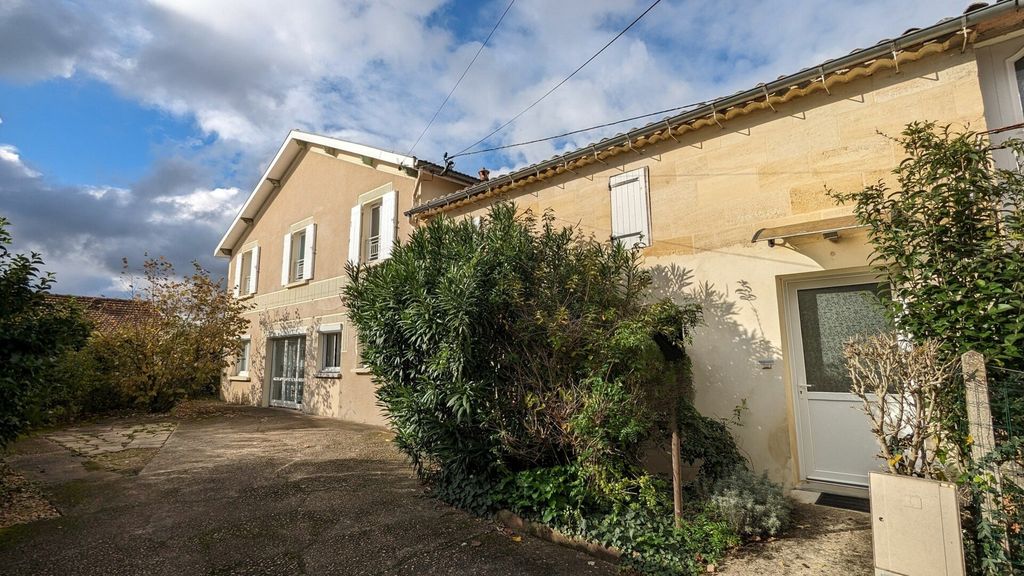 Achat maison à vendre 4 chambres 175 m² - Saint-Loubès
