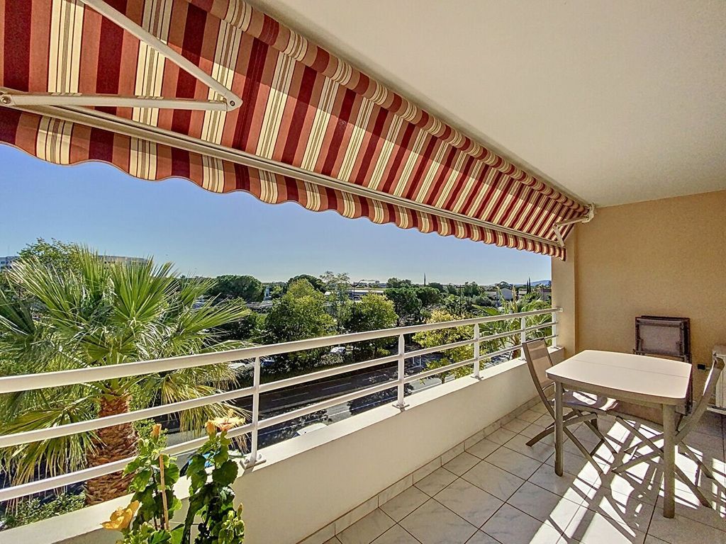 Achat appartement à vendre 3 pièces 62 m² - Fréjus