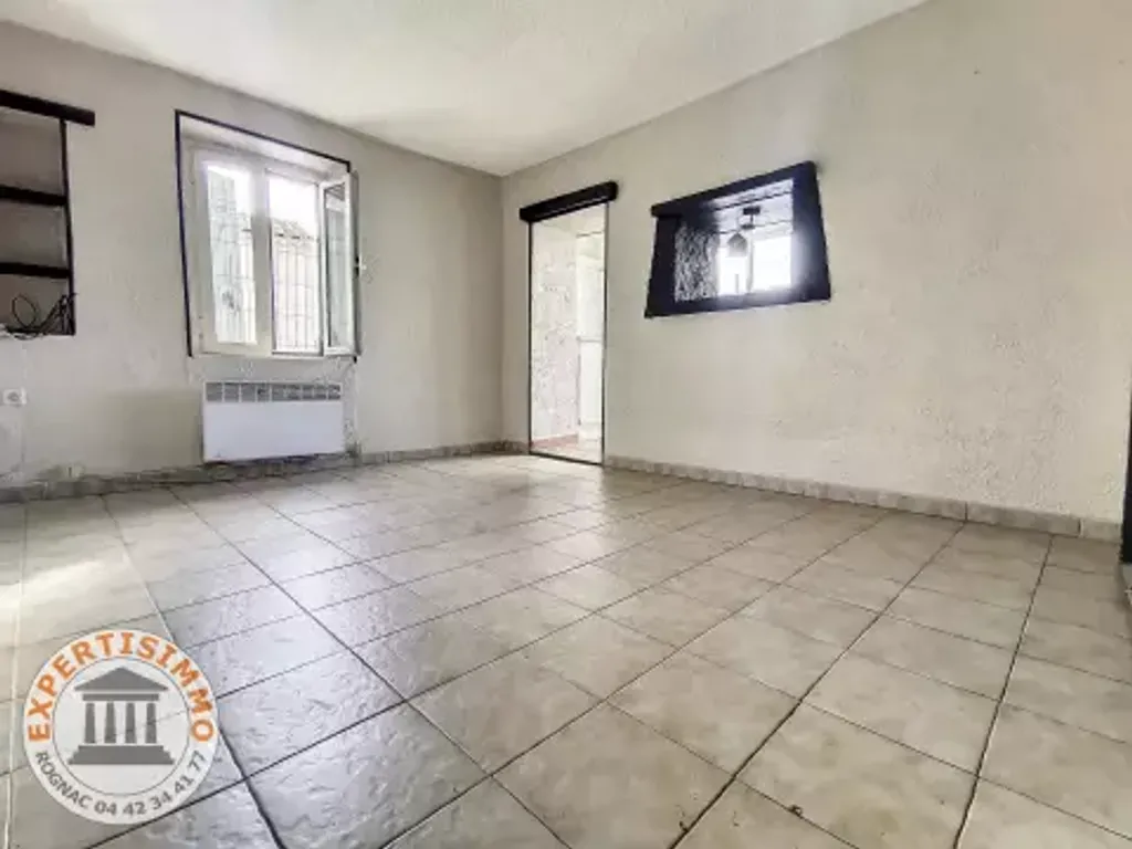 Achat appartement à vendre 2 pièces 42 m² - Rognac