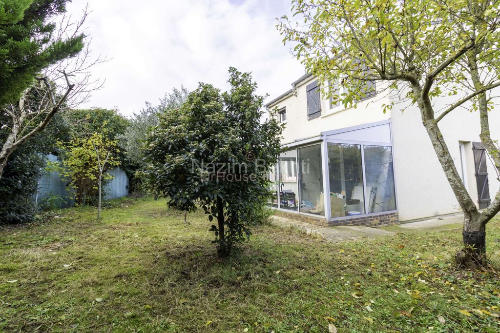 Achat maison à vendre 3 chambres 88 m² - Mantes-la-Ville