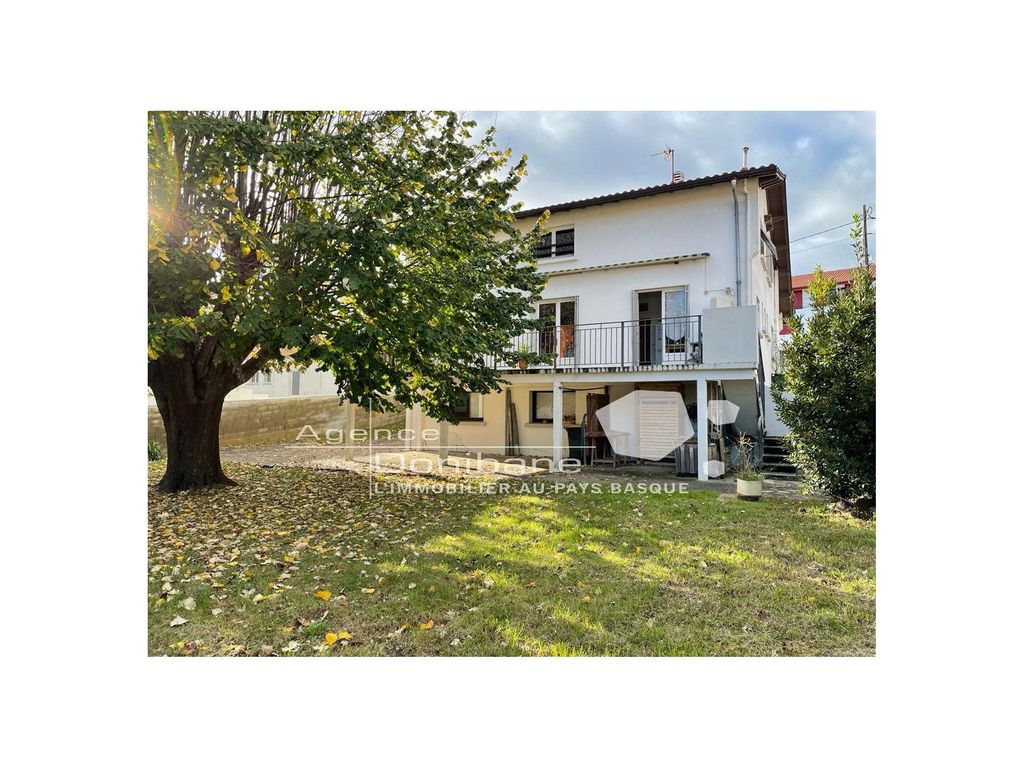 Achat maison à vendre 6 chambres 223 m² - Bidart