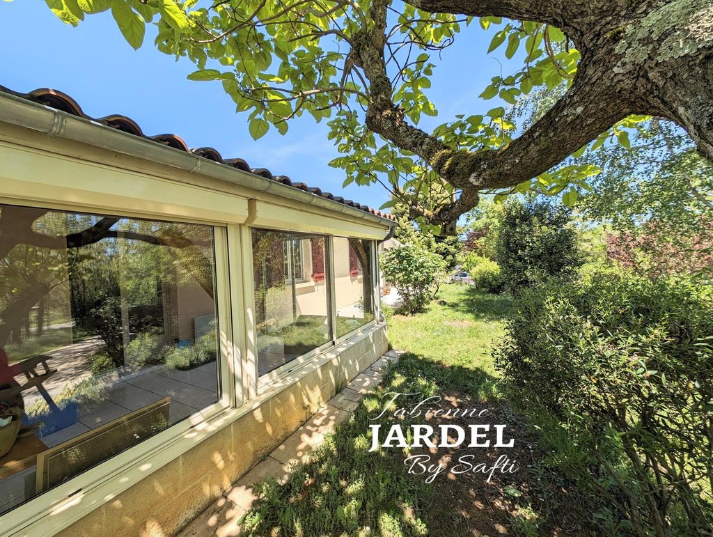 Achat maison à vendre 3 chambres 112 m² - Sarlat-la-Canéda