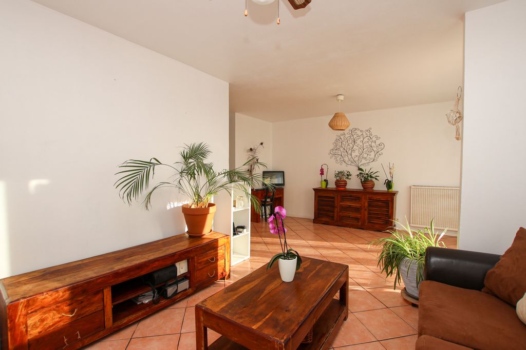 Achat appartement à vendre 4 pièces 83 m² - Fréjus