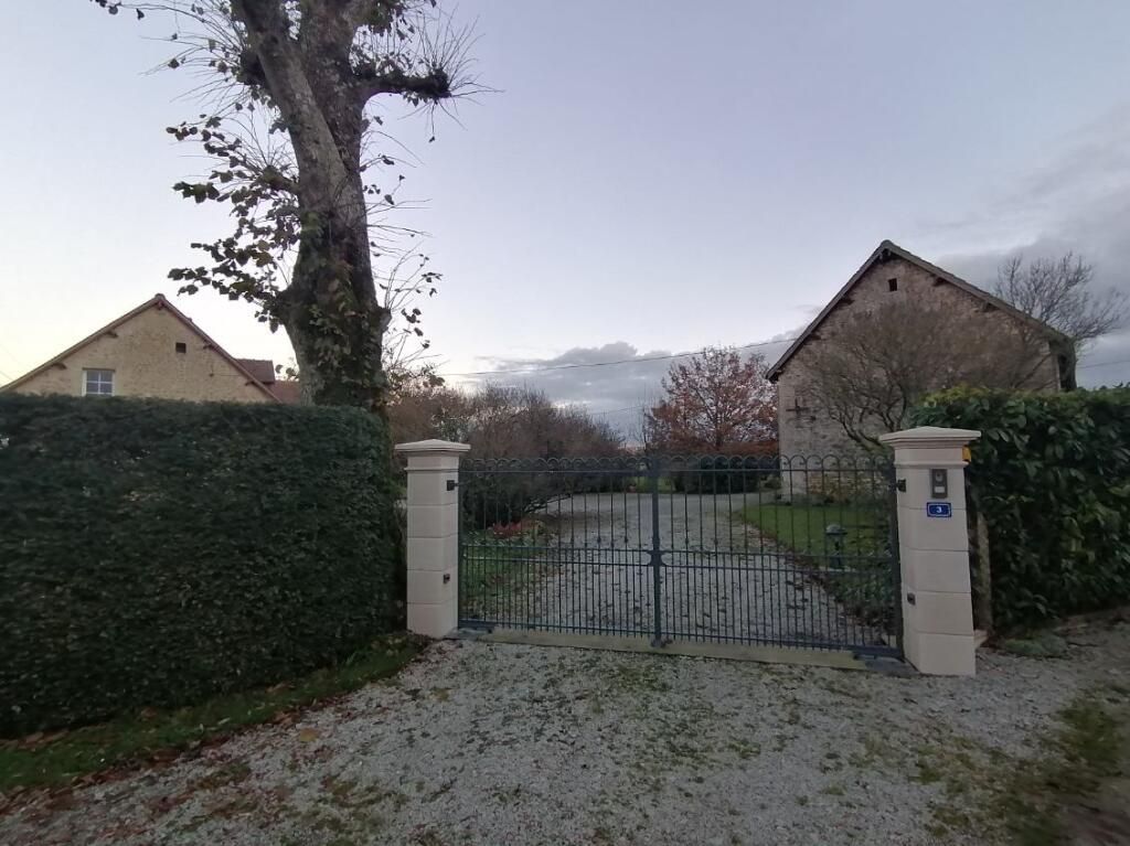 Achat maison à vendre 4 chambres 160 m² - Coulonges-sur-Sarthe