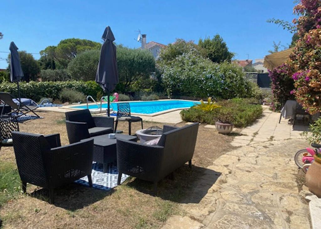 Achat maison à vendre 5 chambres 145 m² - Six-Fours-les-Plages