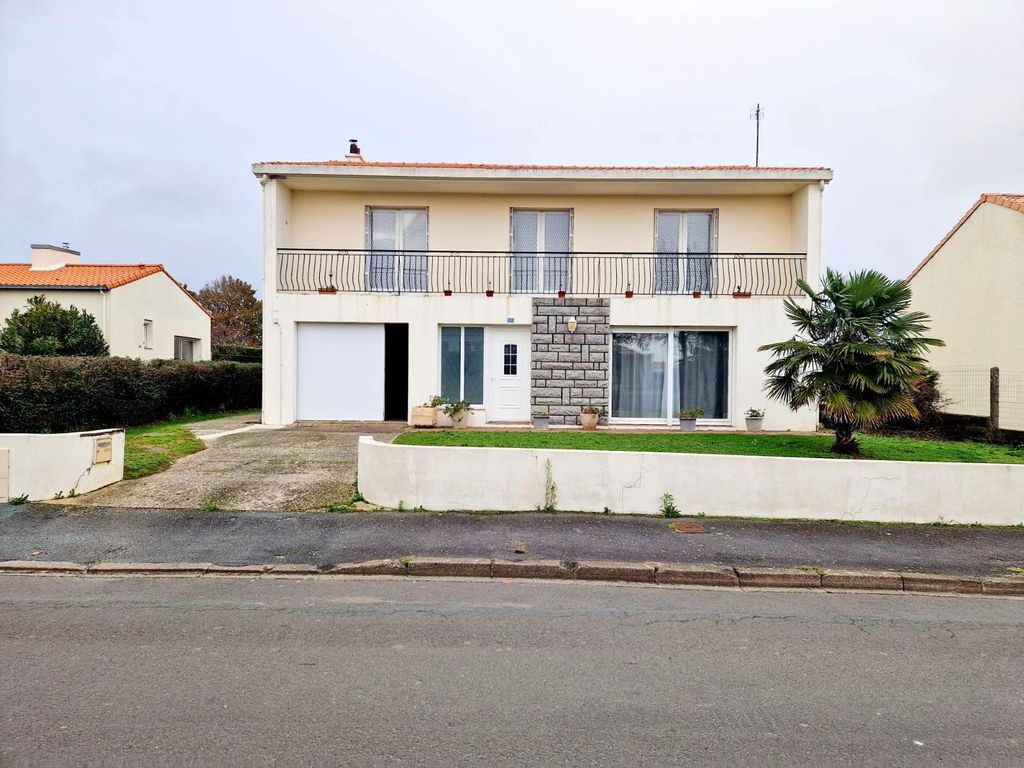 Achat maison à vendre 5 chambres 172 m² - Saint-Christophe-du-Ligneron