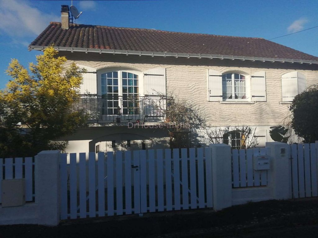 Achat maison à vendre 6 chambres 170 m² - Niort