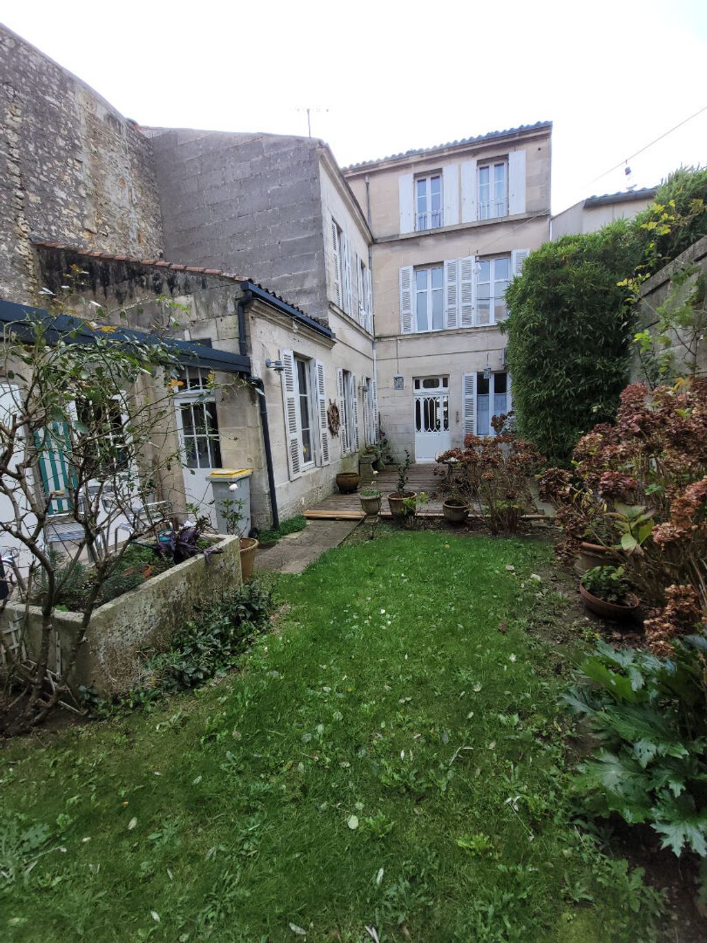 Achat maison à vendre 4 chambres 194 m² - Rochefort