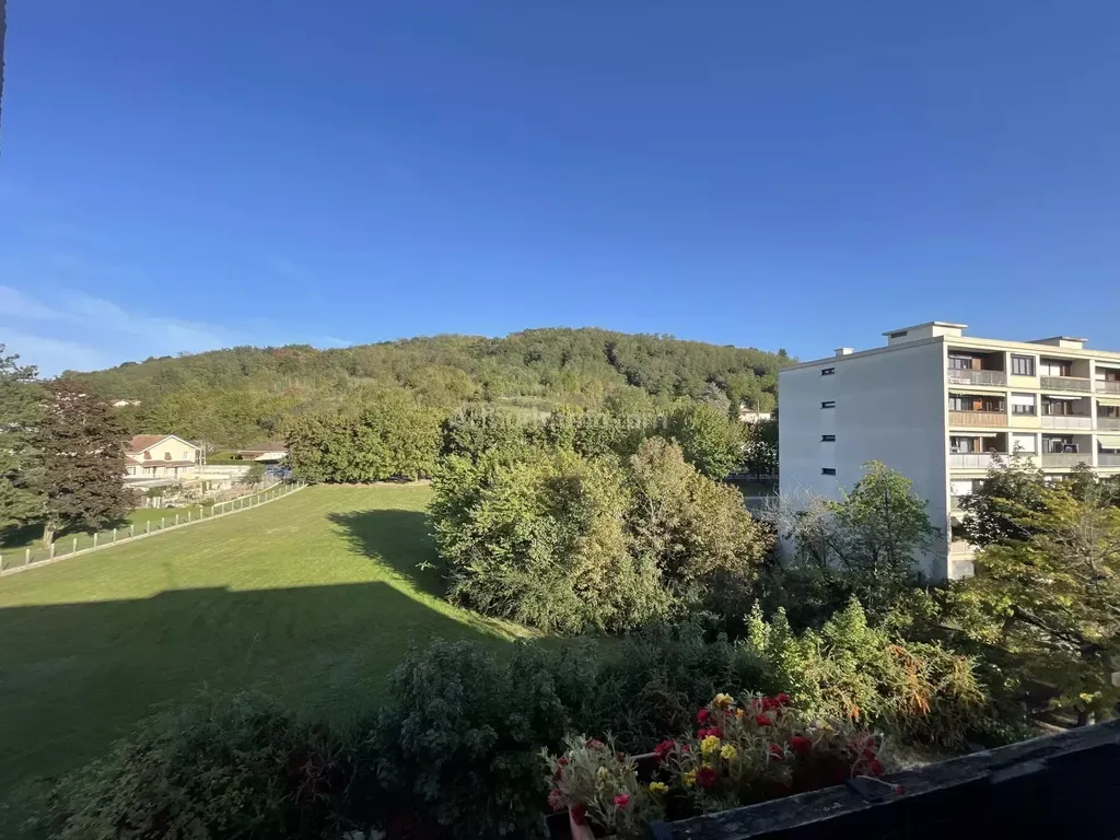 Achat appartement 4 pièce(s) Bourgoin-Jallieu