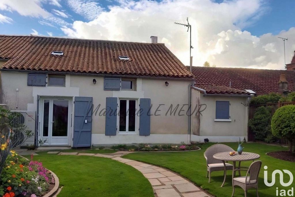 Achat maison à vendre 3 chambres 136 m² - Beauvoir-sur-Niort