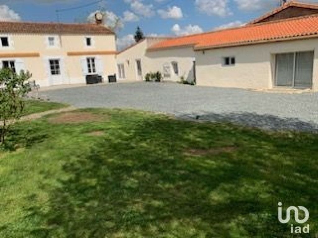 Achat maison à vendre 4 chambres 224 m² - Le Chillou