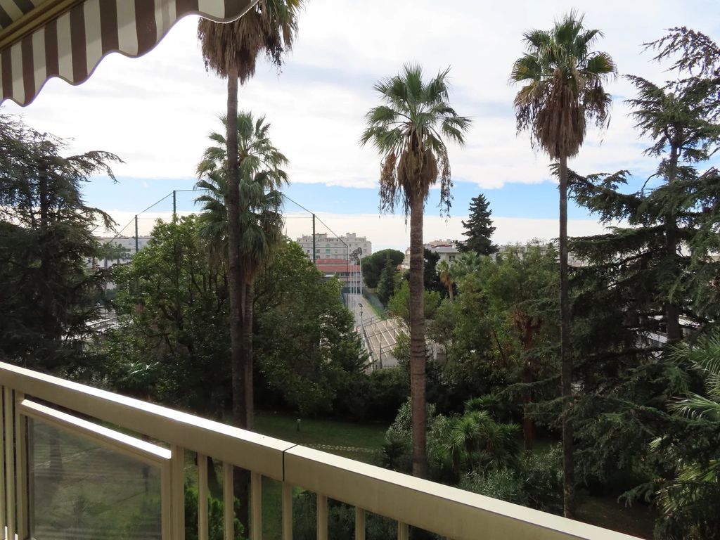 Achat appartement à vendre 3 pièces 87 m² - Cannes