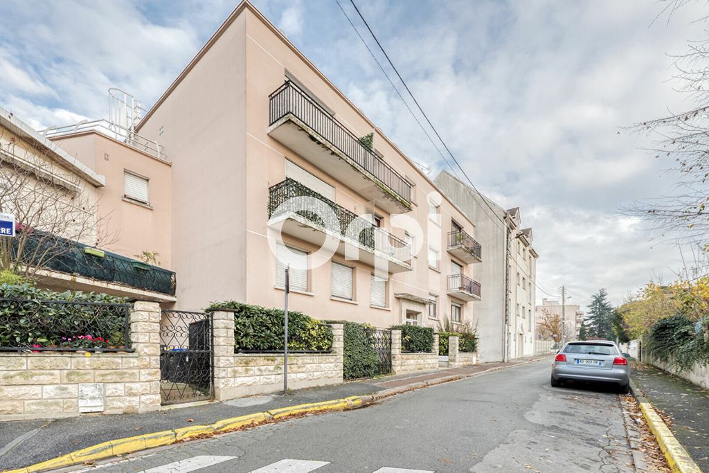 Achat appartement à vendre 2 pièces 51 m² - Livry-Gargan