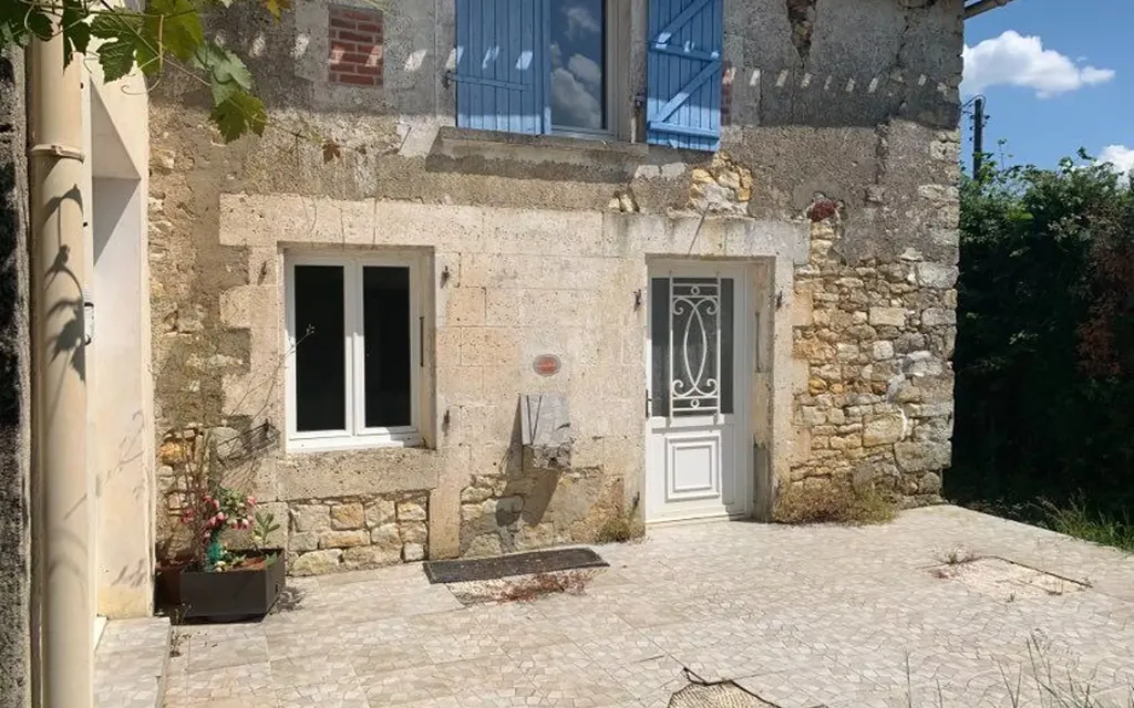 Achat maison à vendre 2 chambres 85 m² - Nieuil