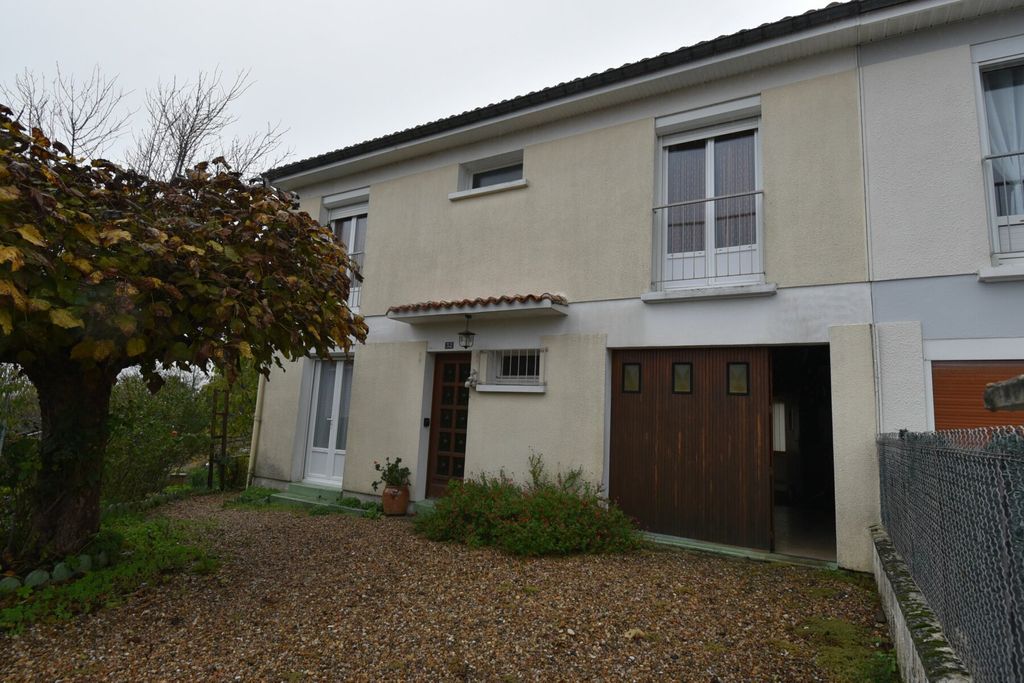 Achat maison à vendre 4 chambres 105 m² - La Rochefoucauld