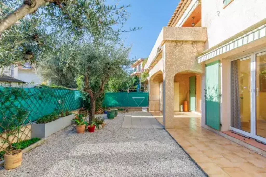 Achat maison à vendre 4 chambres 109 m² - Antibes