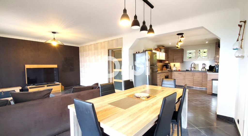 Achat maison à vendre 3 chambres 107 m² - Pompignan