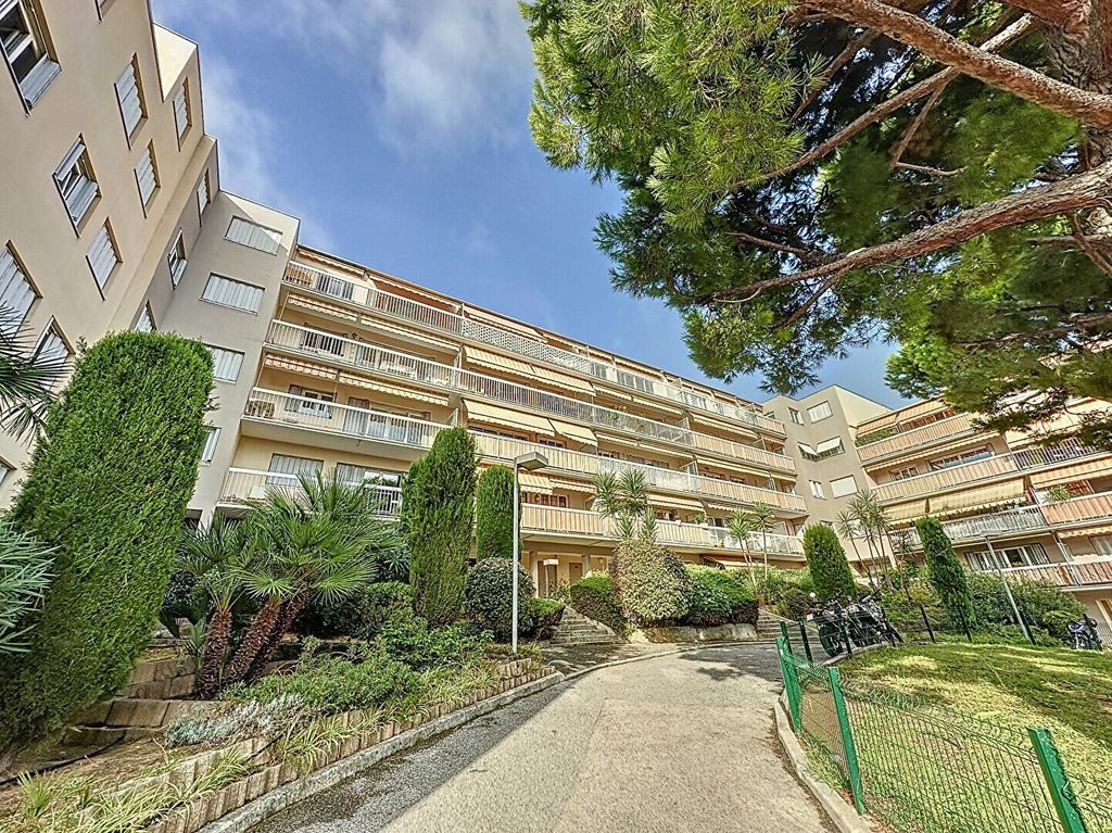 Achat appartement à vendre 3 pièces 68 m² - Saint-Laurent-du-Var