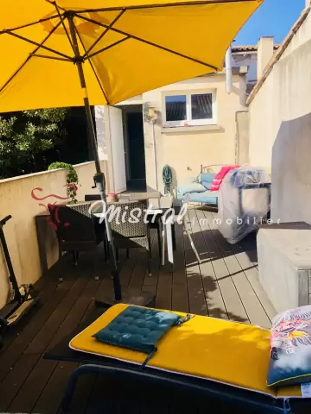 Achat appartement à vendre 4 pièces 154 m² - Aigues-Mortes