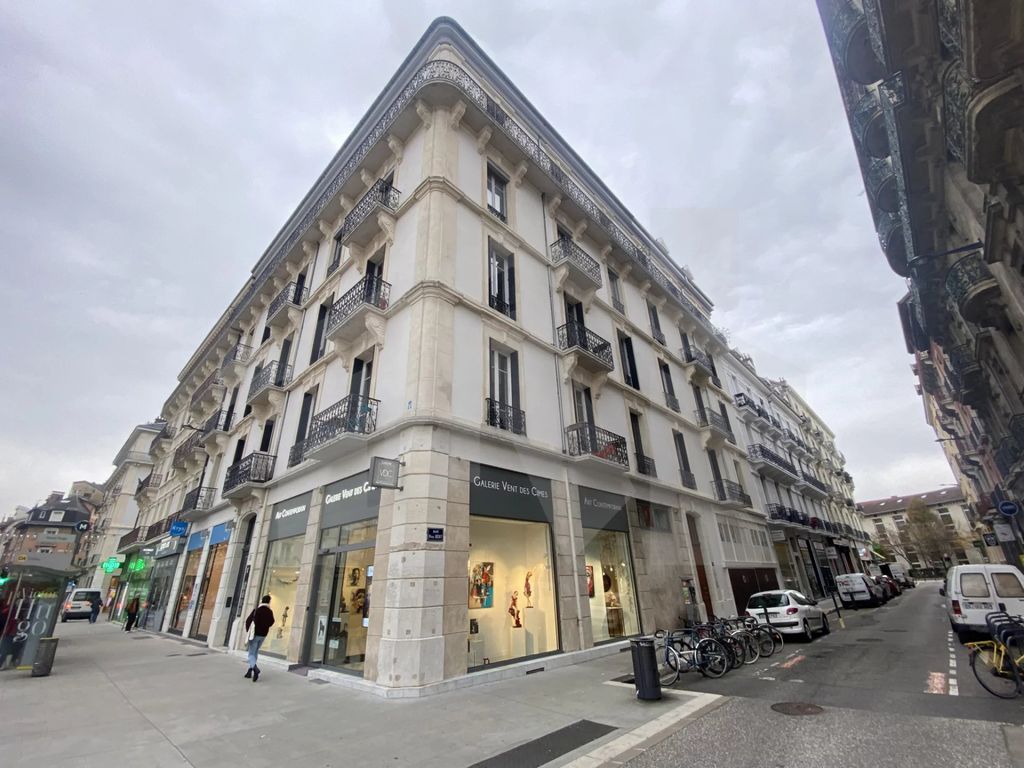 Achat appartement à vendre 2 pièces 51 m² - Grenoble