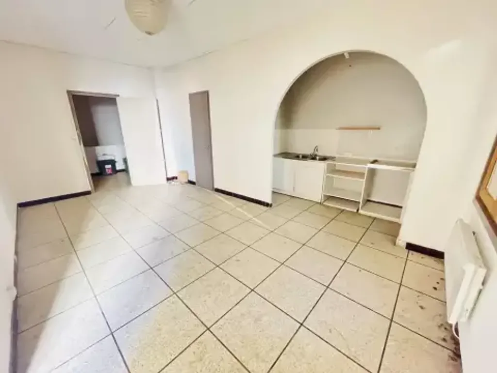 Achat appartement à vendre 2 pièces 100 m² - Gignac