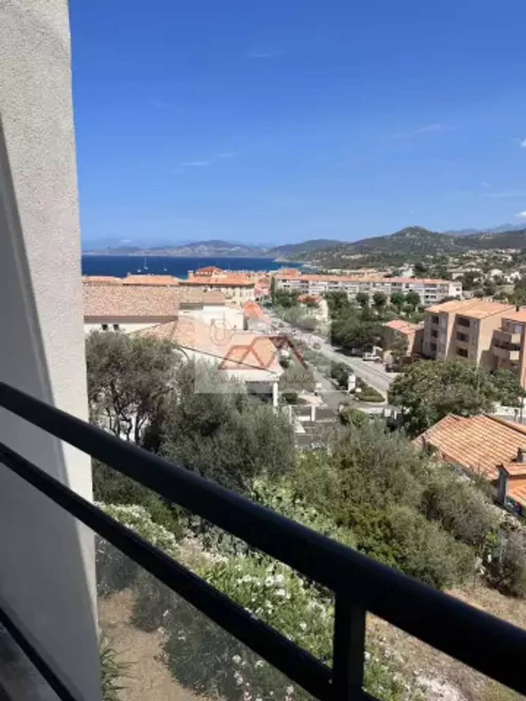 Achat appartement à vendre 3 pièces 73 m² - L'Île-Rousse