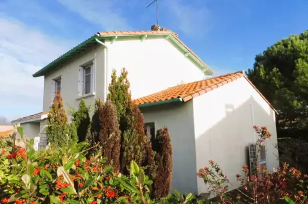 Achat maison à vendre 4 chambres 90 m² - Meschers-sur-Gironde