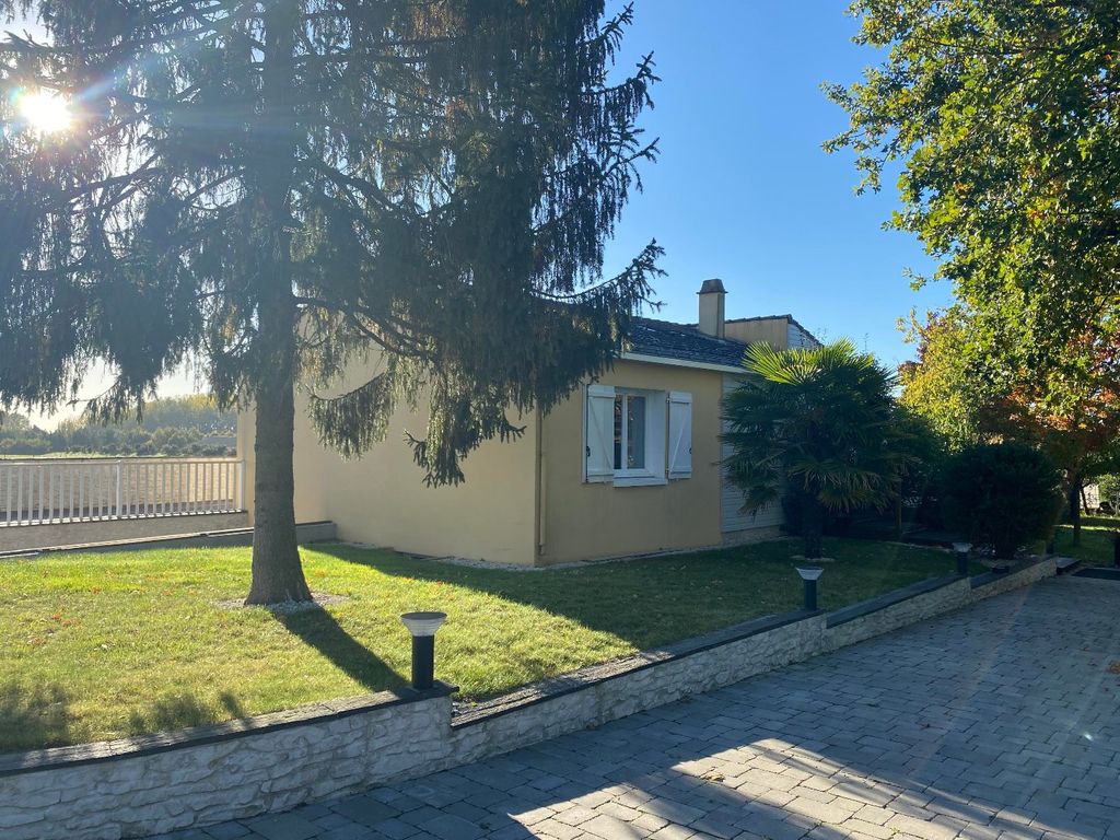 Achat maison à vendre 3 chambres 123 m² - Saint-Martin-des-Noyers